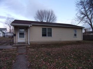 114 N Maple St, Roodhouse, IL 62082