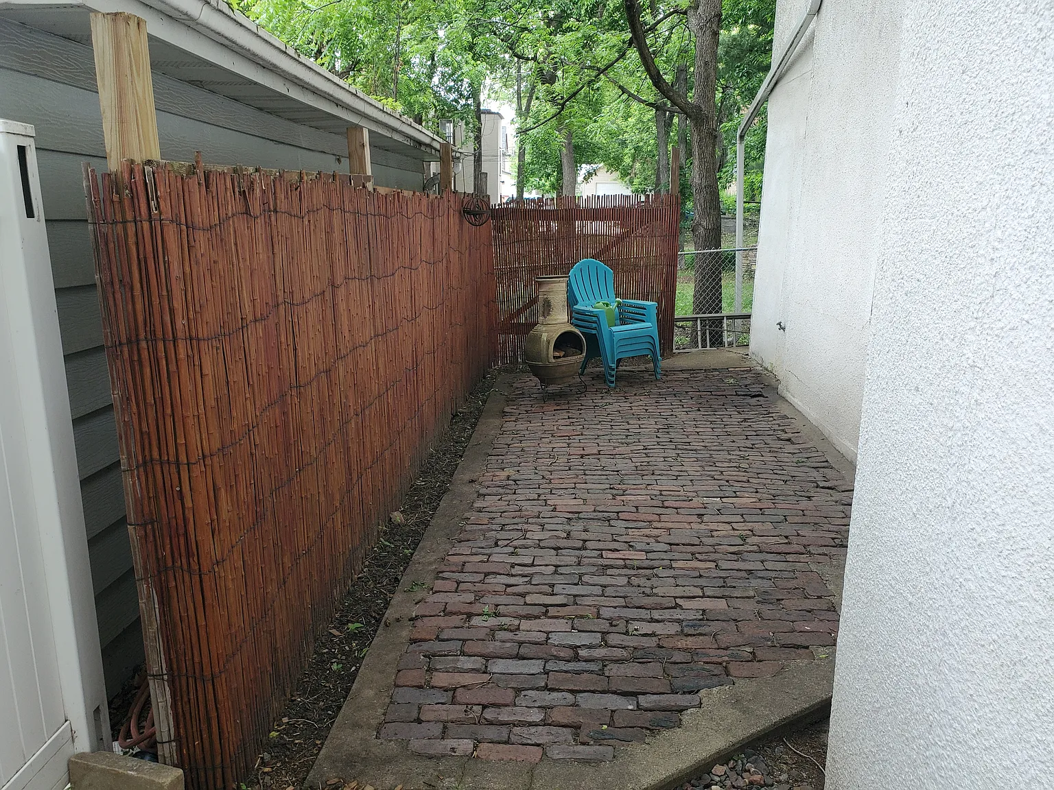1 Bed 1 Bath Beautiful spacious lower unit duplex — Photo 3