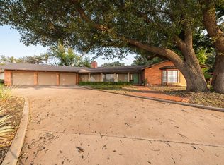 1806 Country Club Dr, Sweetwater, TX 79556