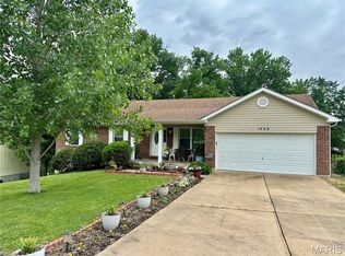 1008 Cross Creek Dr, Imperial, MO 63052