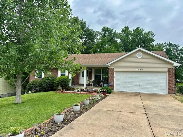 1008 Cross Creek Dr, Imperial, MO 63052