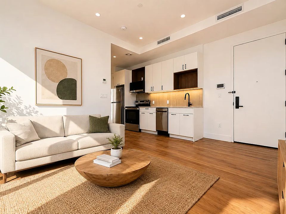 1st image of 418 Lorimer St #1B