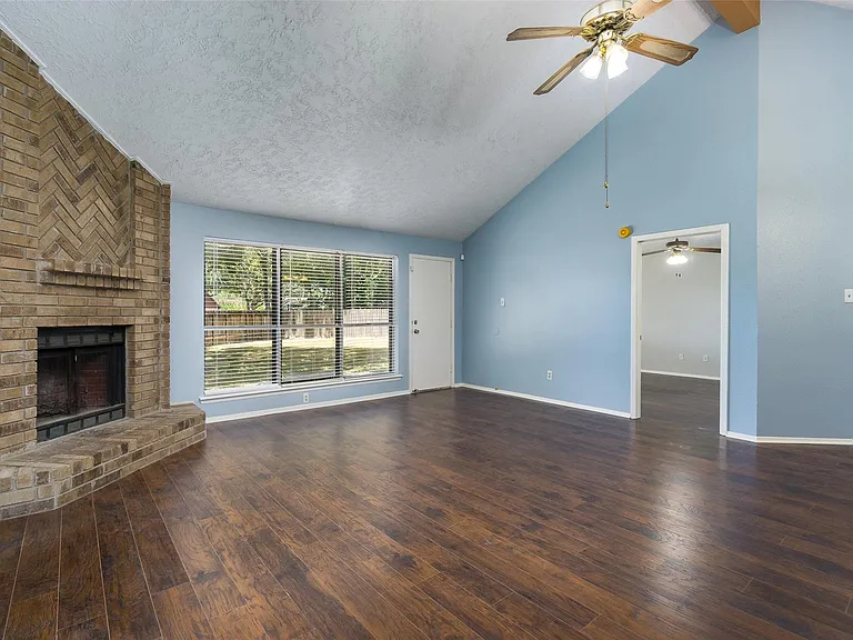 2902 Laurelridge Dr — Photo 6