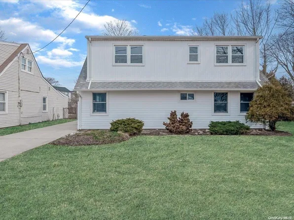 2515 Babylon, Merrick, NY 11566