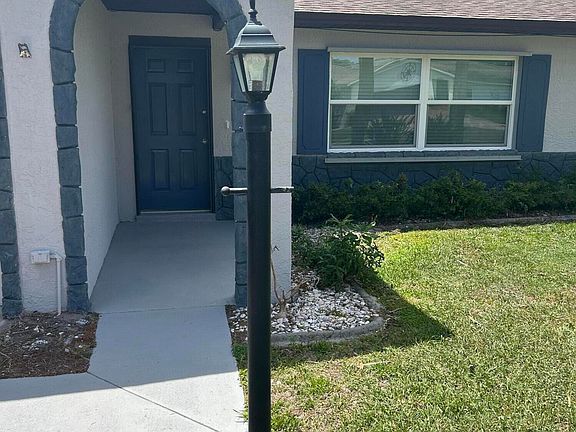 3rd image of 2333 Scotland Rd