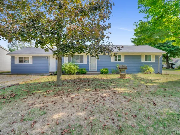 47194 Frederick Rd, Shelby Township, MI 48317