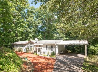 381 Carolina Village Cir, Franklin, NC 28734
