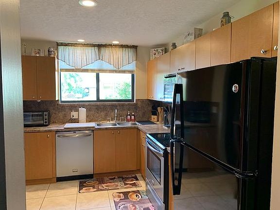 5th image of 4553 Luxemburg Ct