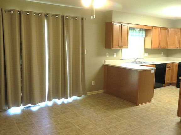 4th image of 2314 W Del Mar Dr