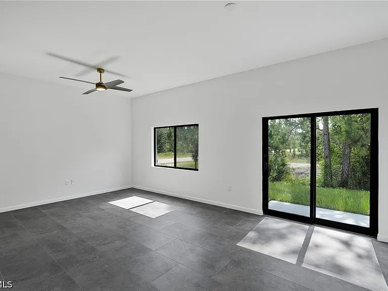 601 Hawthorne Ave S — Photo 13