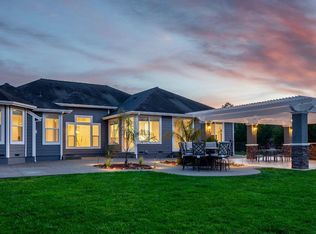 708 Bloomfield Rd, Sebastopol, CA 95472