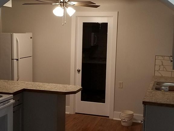 4th image of 319 S St SE #1