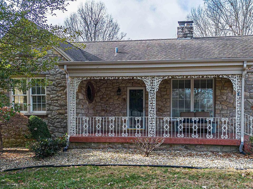 1st image of 405 Minerva Pl