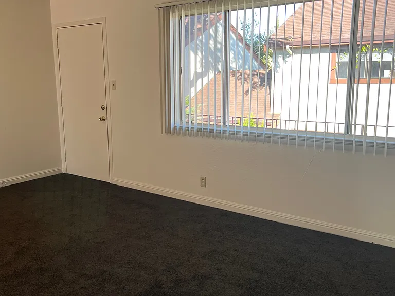 20261 Santa Maria Ave #6 — Photo 6