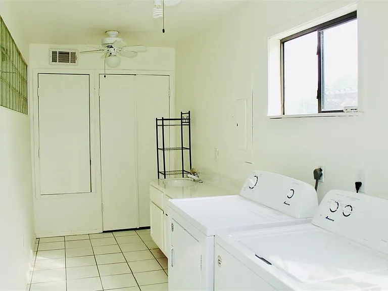 105 N Summit Ridge Dr — Photo 16