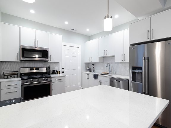 2nd image of 223 Washington Blvd #2N
