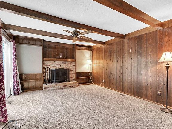 5th image of 10300 Oxford Dr NW