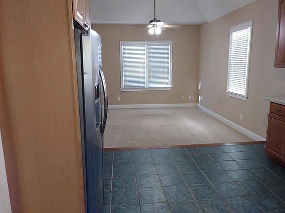 4th image of 2641 Acorn Ave NE