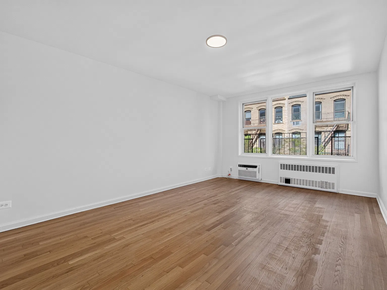 150 East 30th Street — Photo 1