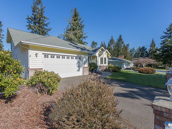 4th image of 158 Madigan Pl