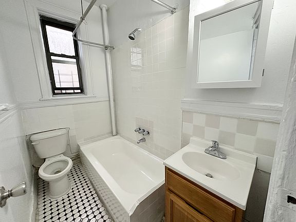 5th image of 1522 Eastern Pkwy APT 3D