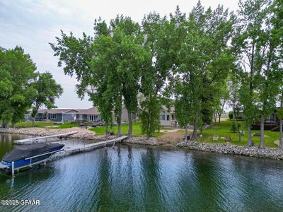 1032 Golden Shores Dr, Hatton, ND, 58240