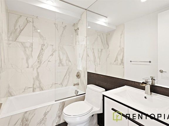 5th image of 59 Montrose Ave #3S