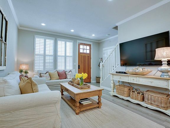 2nd image of 304 Creekside Village Dr