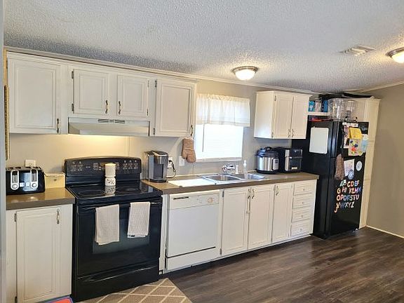 3rd image of 11537 Donna Dr #203
