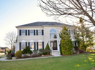 1 Buttonwood Ct, Monroe Township, NJ 08831