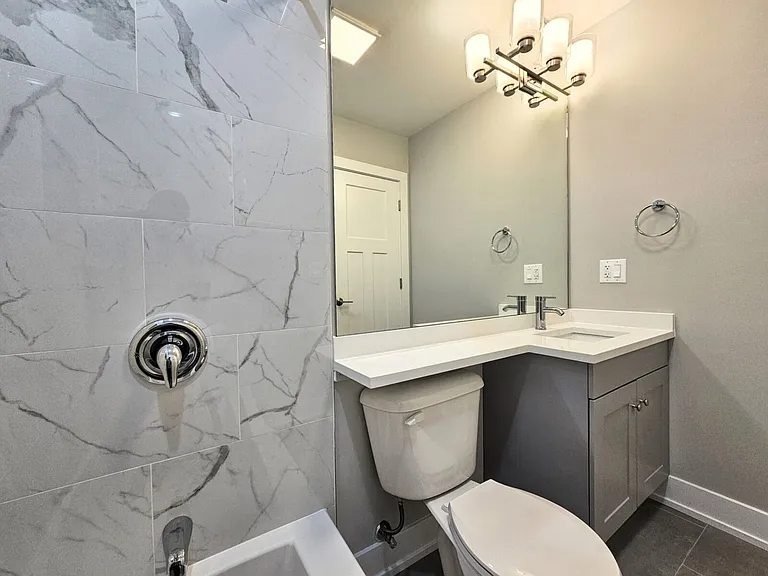 437 W Belden Ave #17 — Photo 8