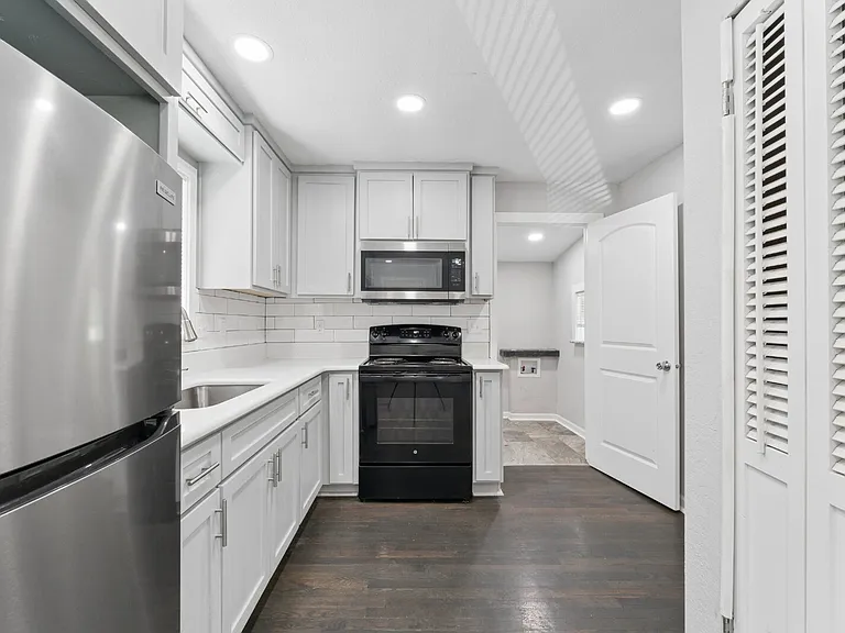 1314 S Emery St — Photo 16