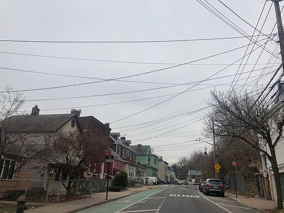 4th image of 599 Van Duzer St
