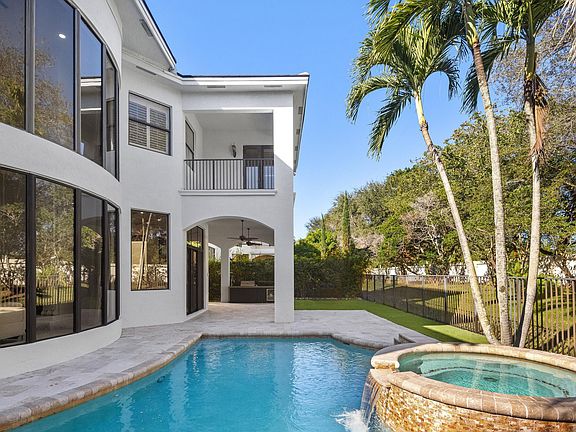 3rd image of 17606 Circle Pond Court