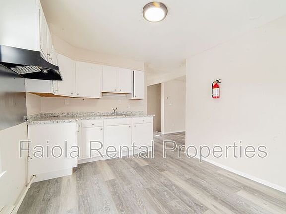 4th image of 202 N 7th St Floor 2