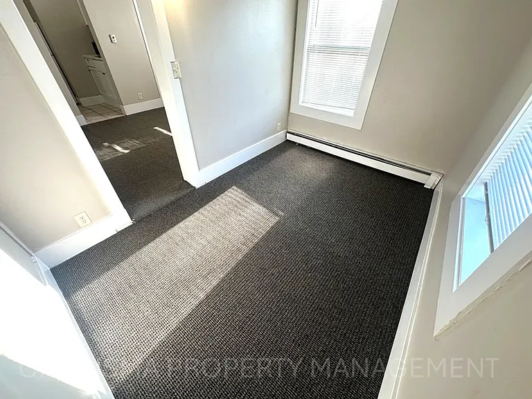 322 E 15th St #3 — Photo 14