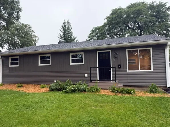 75 Cambridge Ln, Glendale Heights, IL 60139