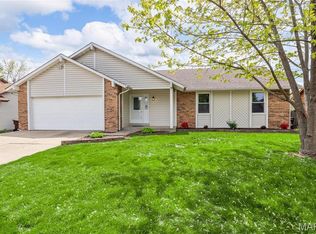 16 Spencer Trl, Saint Peters, MO 63376