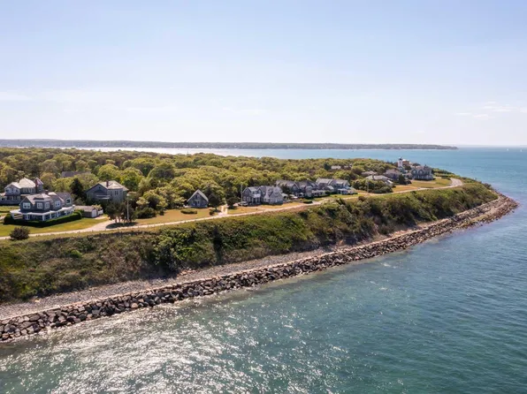 168 E Chop Dr, Oak Bluffs, MA 02557