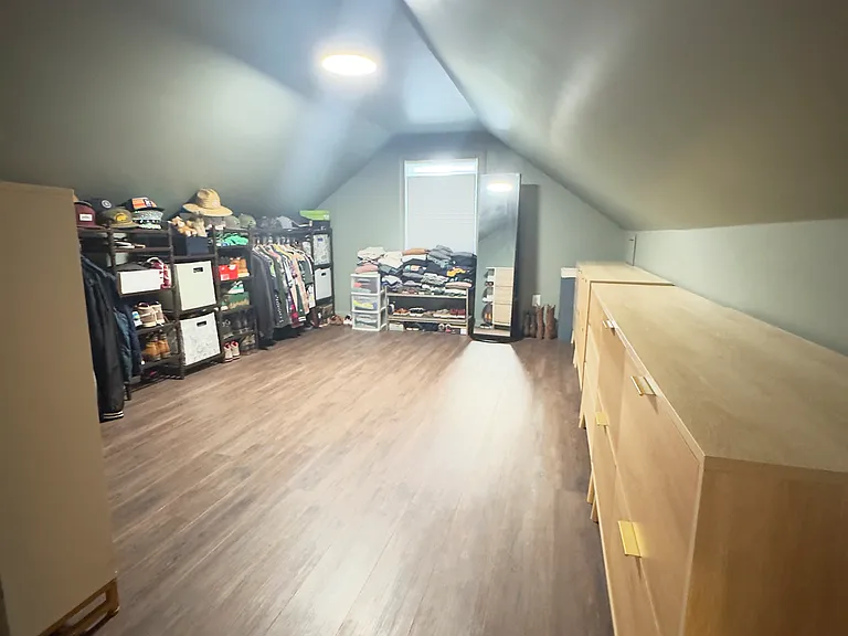 1104 Locust Ave — Photo 15