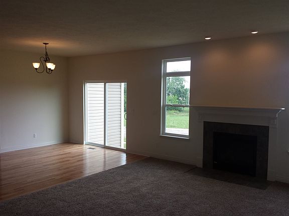 3rd image of 1128 Leslie Dr