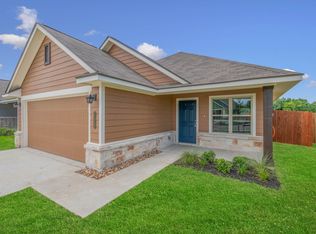 1113 Highgarden Dr, Navasota, TX 77868