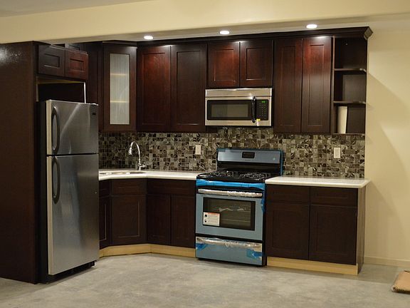 4th image of 109 Wolcott St #1