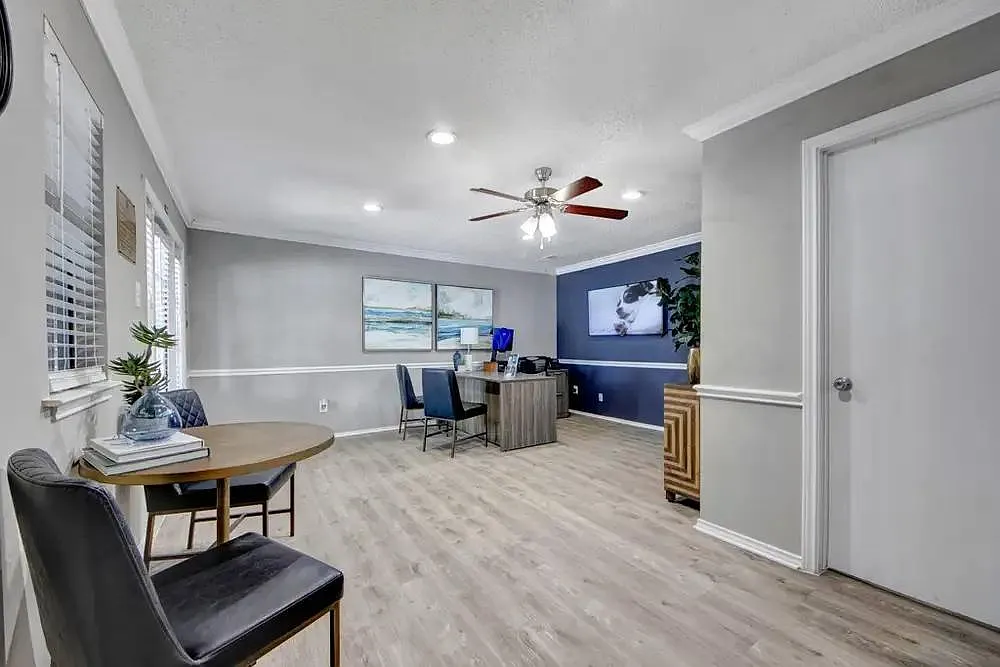 South Meadows Apartments — Photo 3