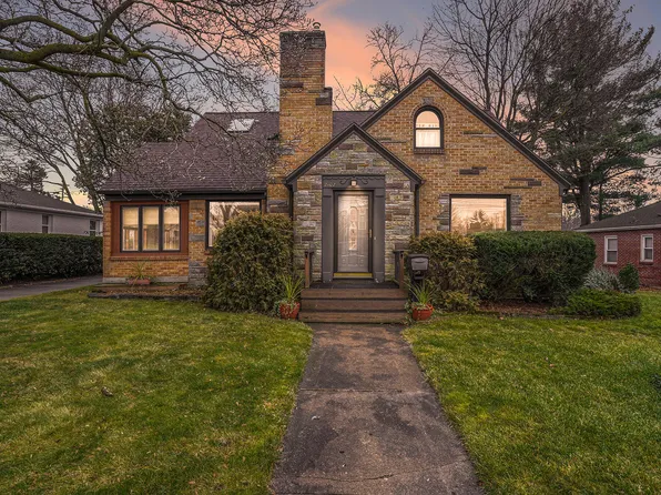 2102 Hall St SE, East Grand Rapids, MI 49506