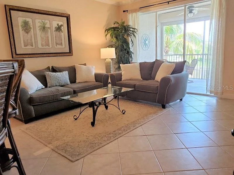 2 bed, 2.0 bath, 1523 sqft, $4,500 — Photo 4