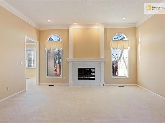 3rd image of 9429 W 125th St