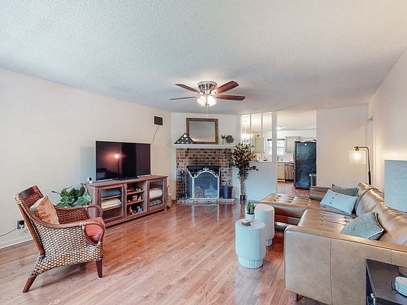3rd image of 1222 Timber Valley Dr