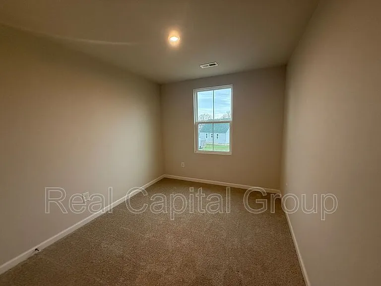 106 South Dr — Photo 22