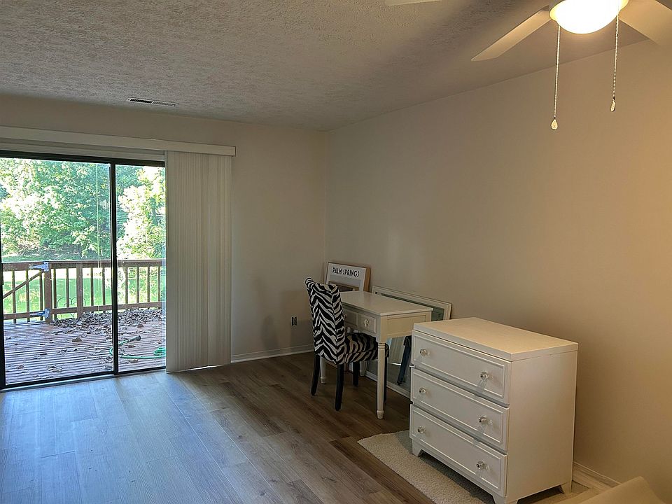 2nd image of 2389 Wood Dr